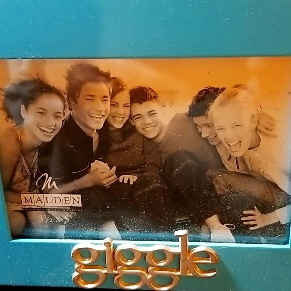 GIGGLE BLUE FRAME!!!  